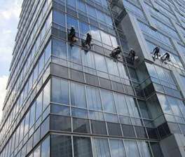 关于高层建筑物外墙清洗的标准浅谈