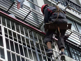 阳台窗户漏水应该怎么防水维修呢？ 玻璃幕墙漏水要怎么修补