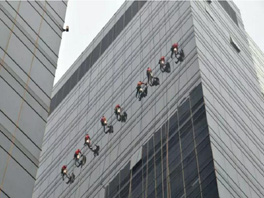 清洗高空外墙及玻璃幕墙的常用方法