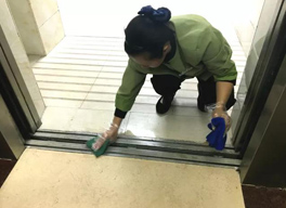 打扫电梯注意内容