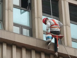 外墙渗水到内墙怎么处理?