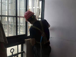 窗户下角渗水处理办法