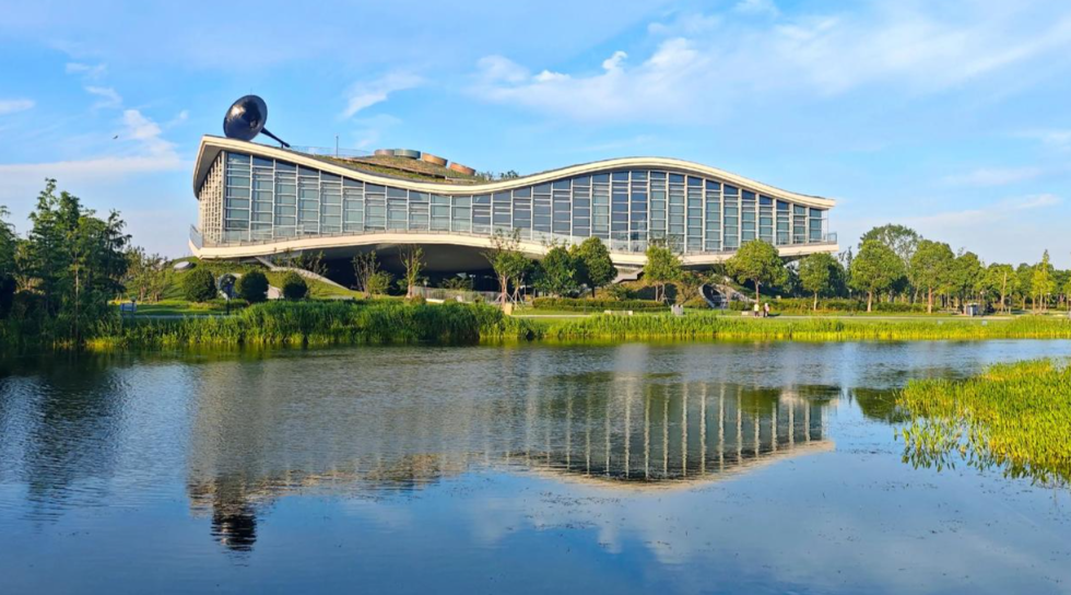 【鹰隆资讯】洁净见真章 从“观星角”看服务之道